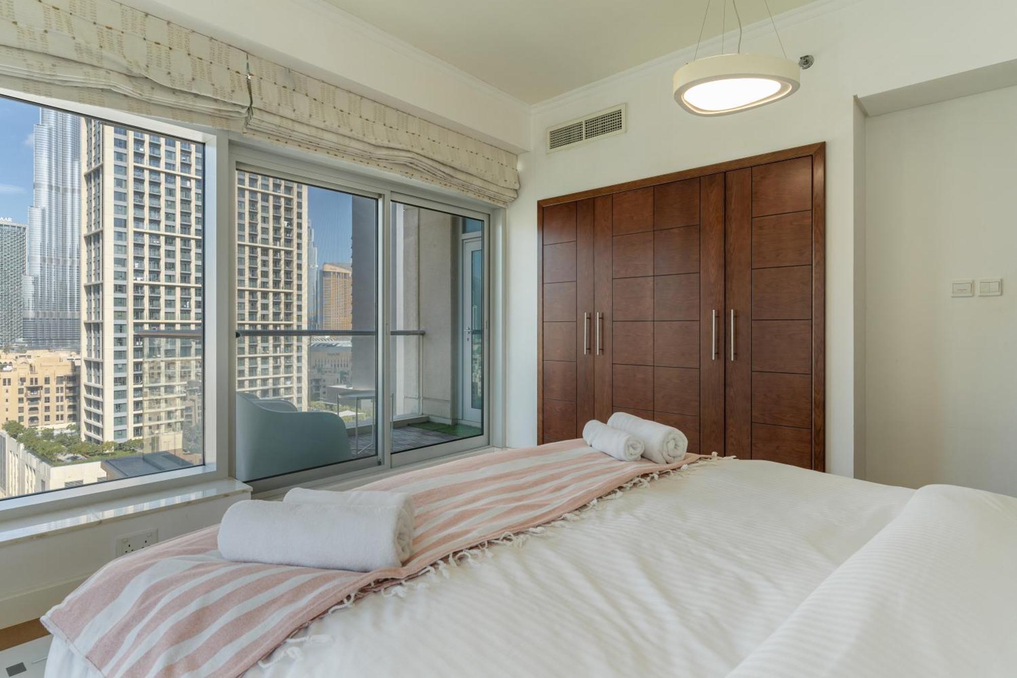 Chic 2Br Apartment, Prime Location Near Dubai Mall - Allsopp&Allsopp 외부 사진
